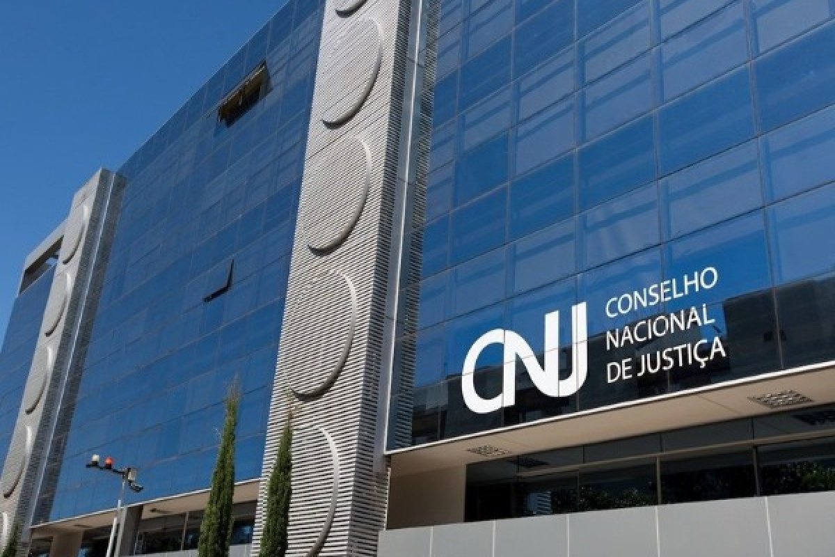 CNJ proíbe pagamento retroativo de auxílio-moradia a magistrados