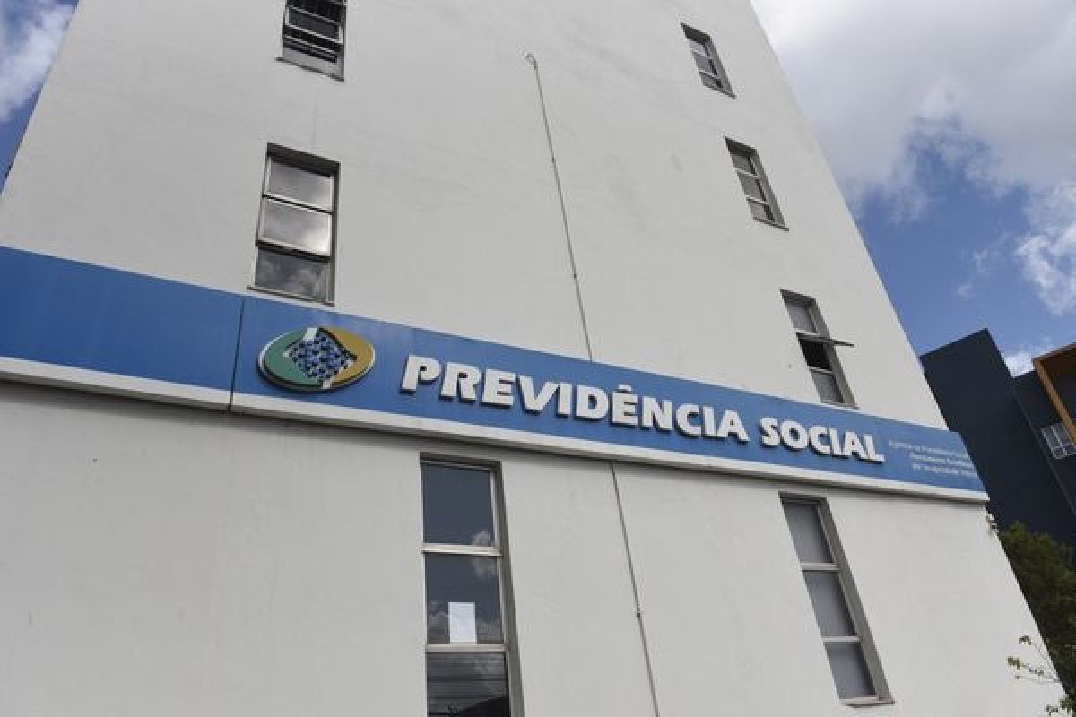 Justiça suspende determinação para volta de peritos ao INSS