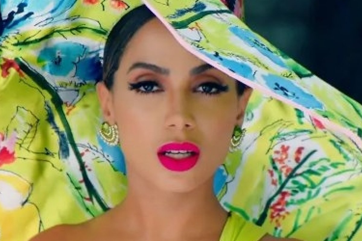 Cantora detona Anitta: 'Completo lixo'