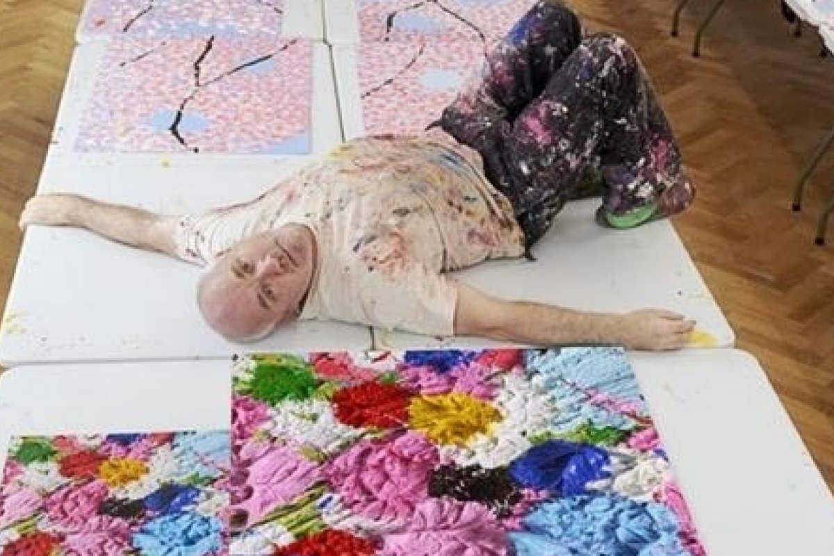 Fundação Prada doará lucro da nova coleção para projeto em prol da educação