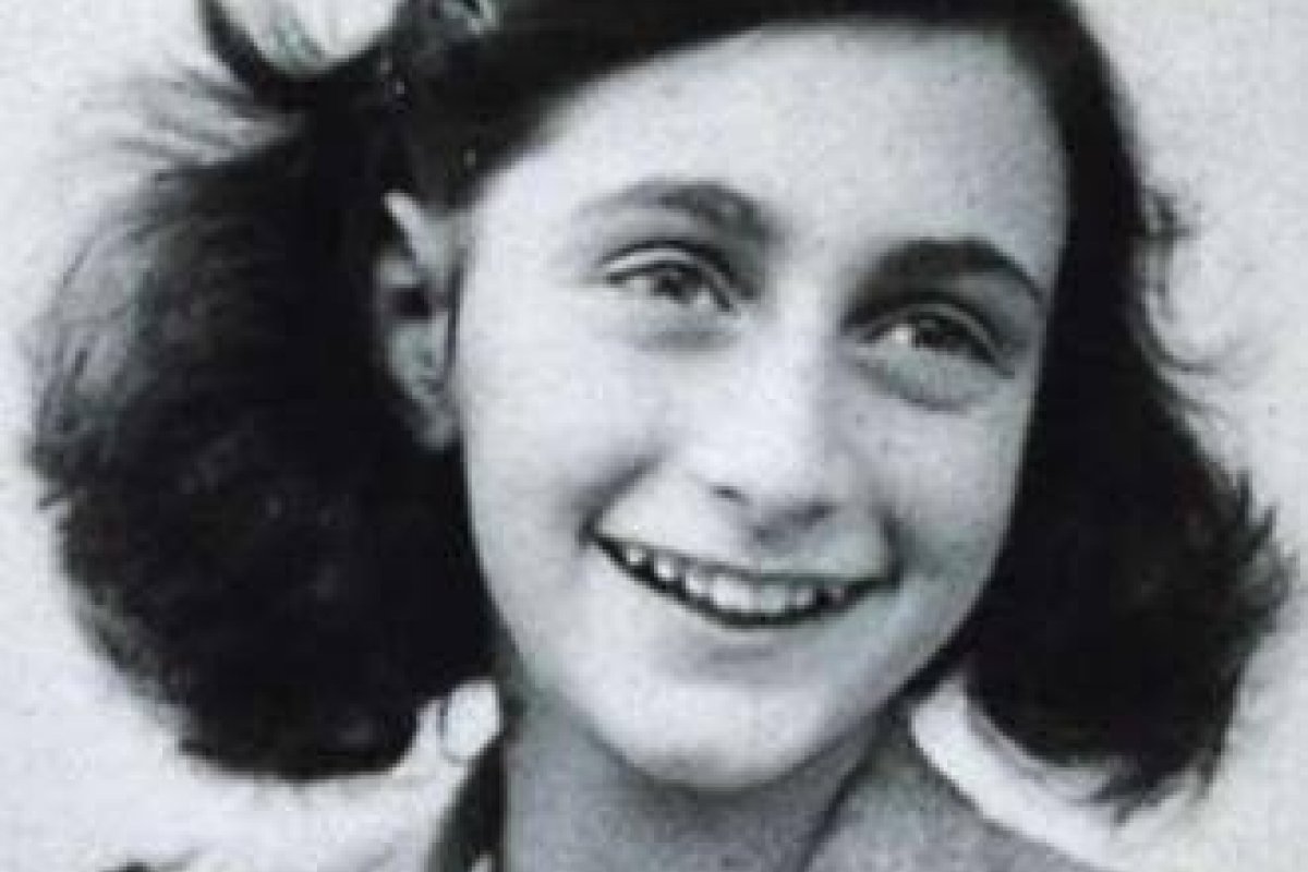 Marca de cosméticos lança produtos inspirado em Anne Frank e web reage