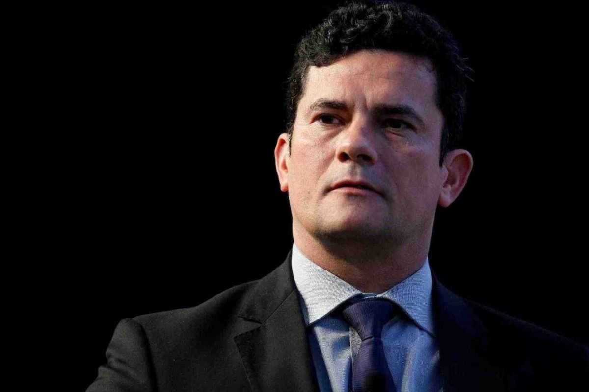 Portaria  determina deportação sumária de pessoas "perigosas para o Brasil" 