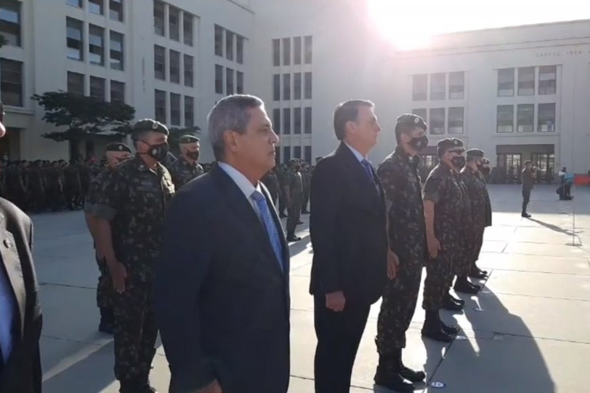 Presidente Bolsonaro participa de formatura de militares no RJ