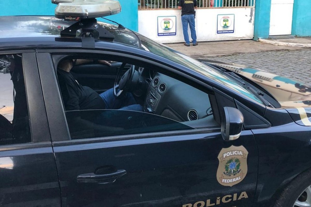 Polícia Federal prende secretária de Saúde do interior do RJ por suspeita de desvio de verbas