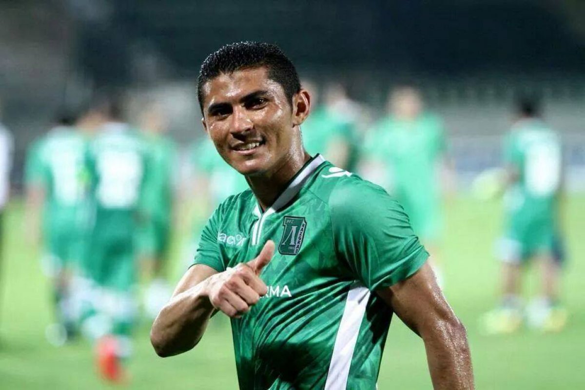 Juninho Quixadá é o novo meia do Vitória