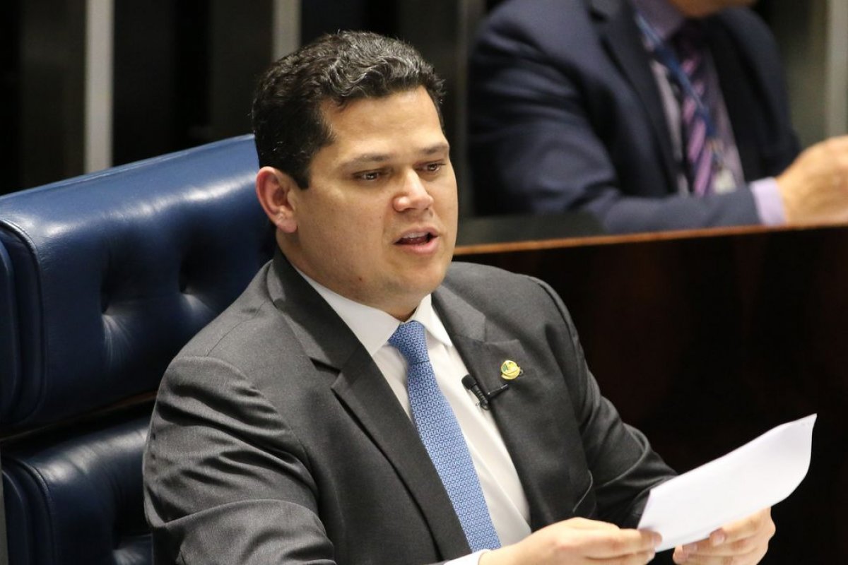 Parecer defende que reeleição para presidências do Congresso é inconstitucional