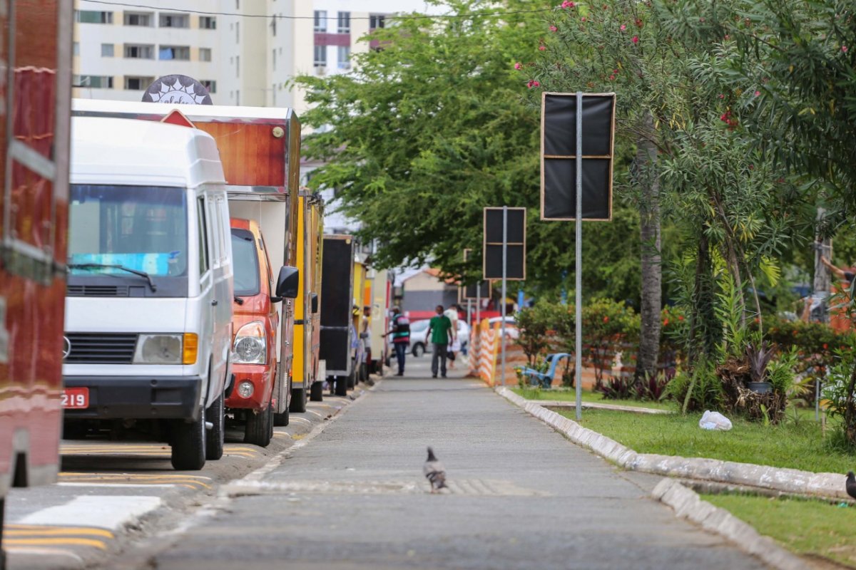 Após ordenamento, food trucks retornam ao Imbuí