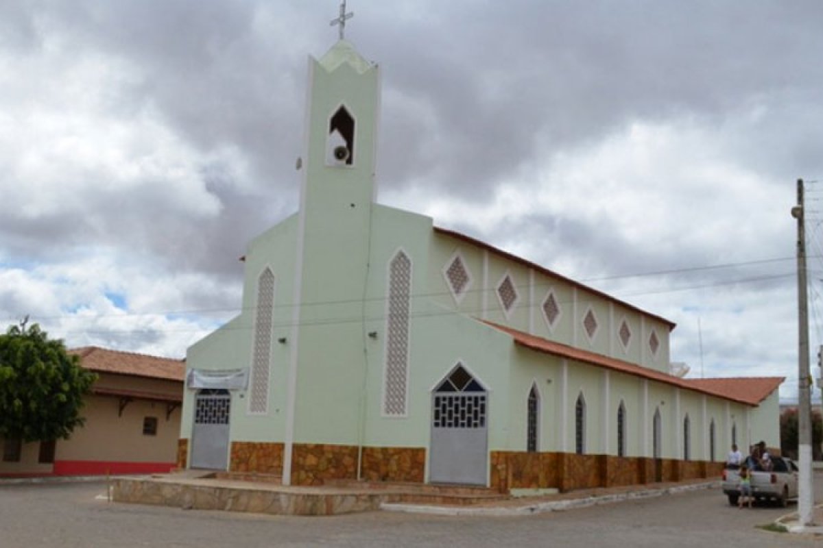 Criança atira em primo de 4 anos após brincadeira com espingarda do avô