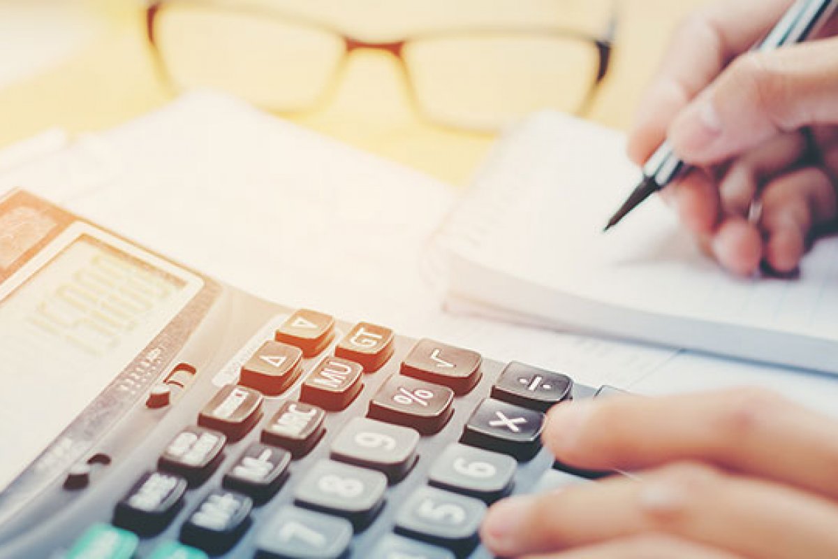 Especialista ensina como substituir empréstimos e gastar menos