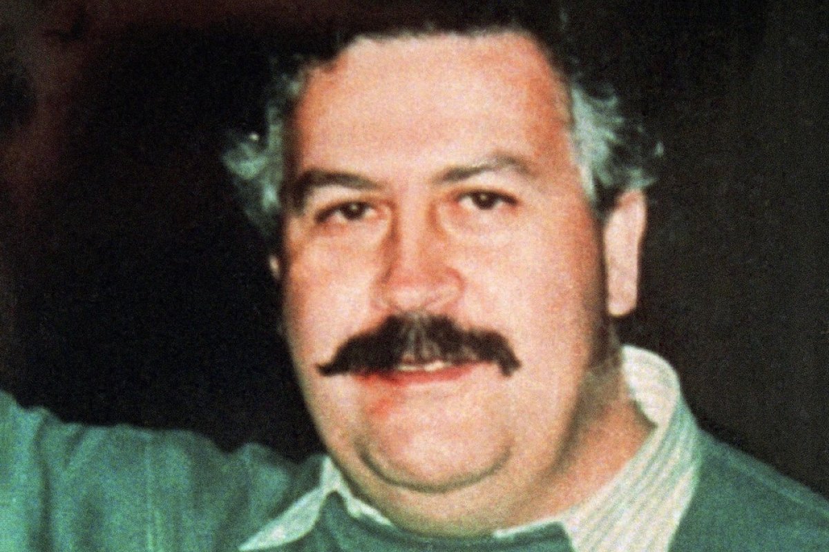 Irmão de Pablo Escobar desmente sobrinho que alegou ter encontrado saco com dinheiro em apartamento