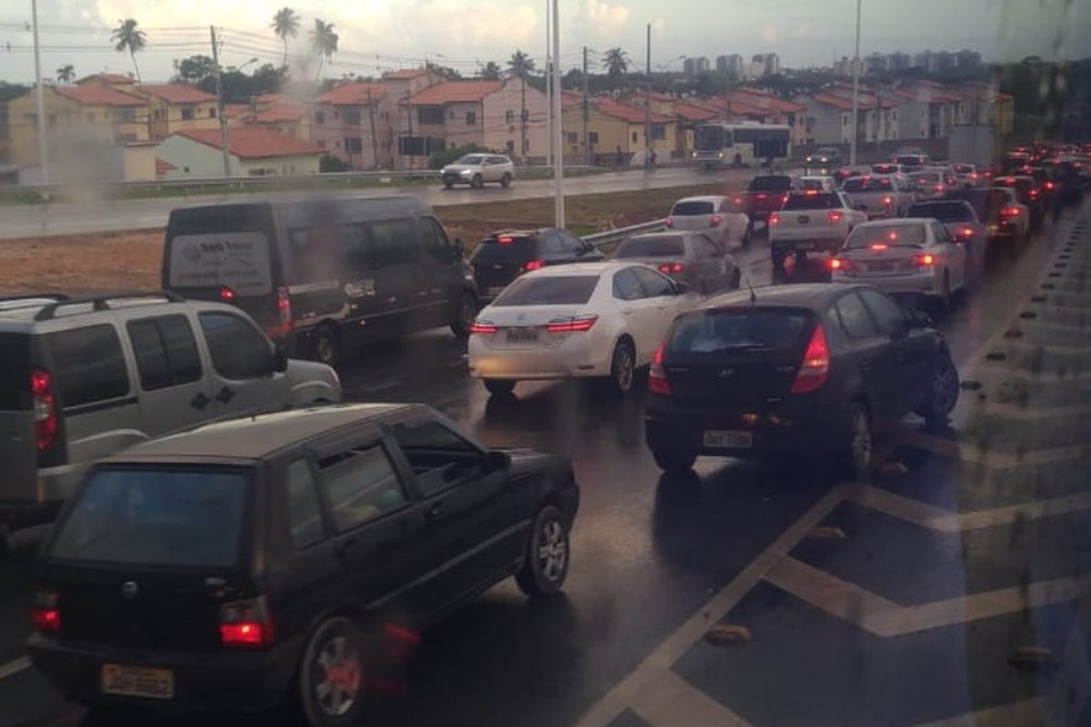 Perseguição policial perto da rodoviária de Salvador resulta em dois homens presos