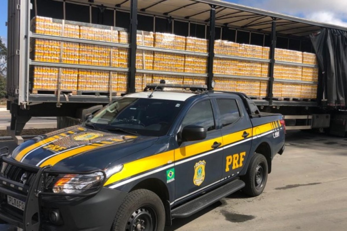Cerca de 100 mil litros de produtos transportados de forma irregular são apreendidos pela PRF-BA