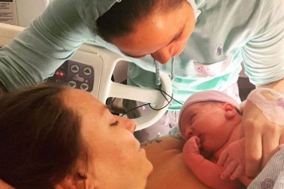 Baiana Amanda Nunes anuncia nascimento da primeira filha