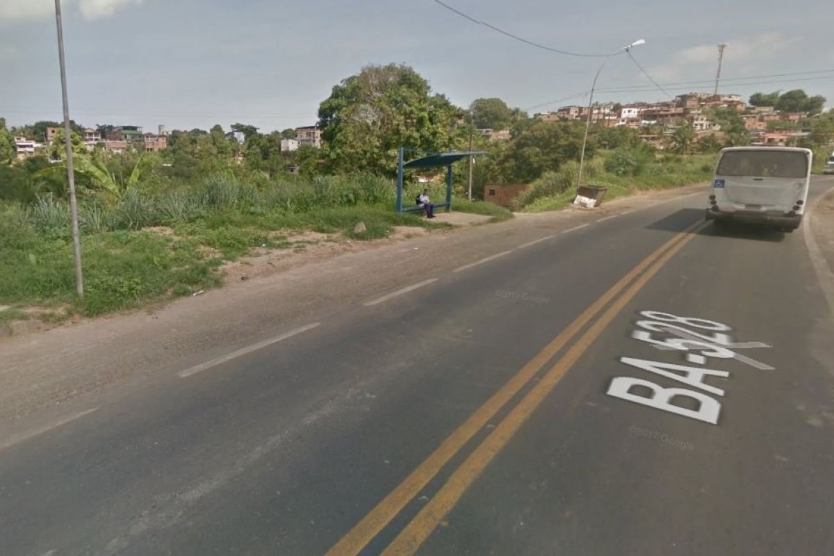 Deslizamento de terra bloqueia estrada do Derba