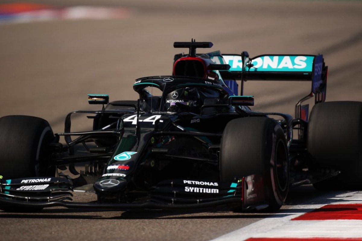 Hamilton conquista a pole do GP da Rússia