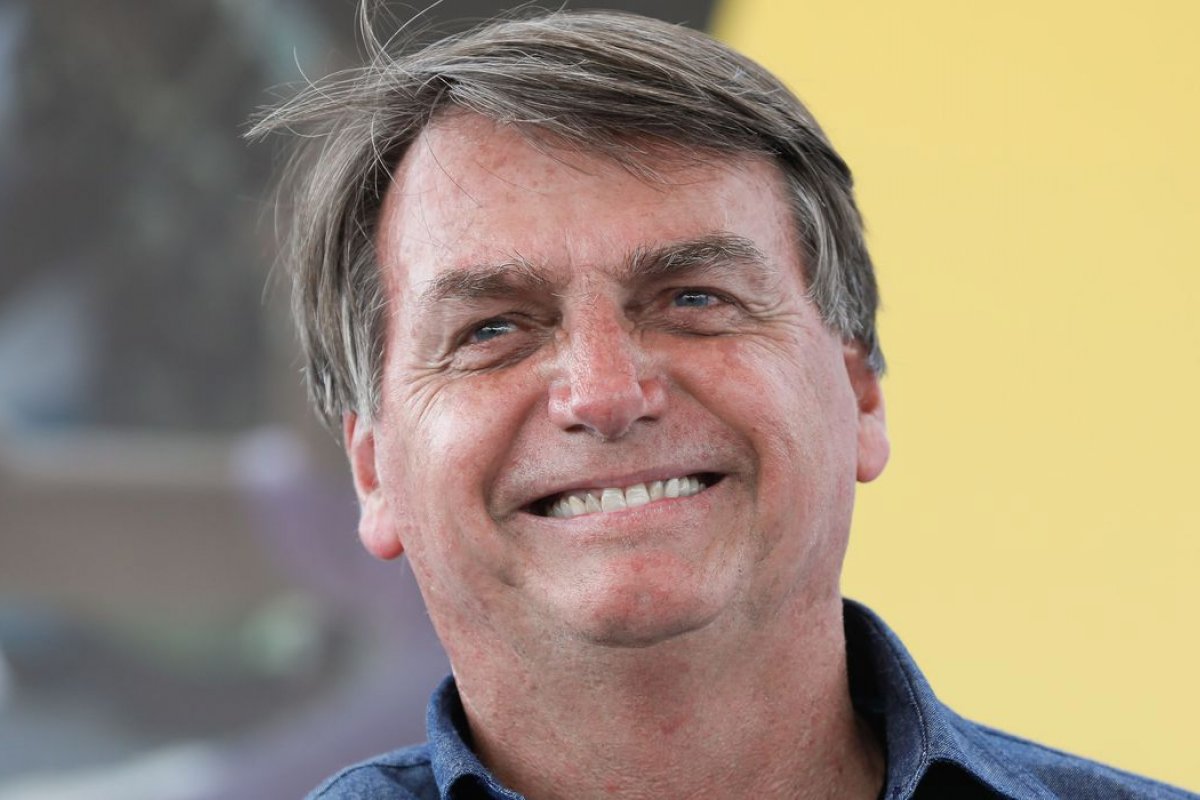 Bolsonaro recebe alta após cirurgia para retirada de cálculo na bexiga