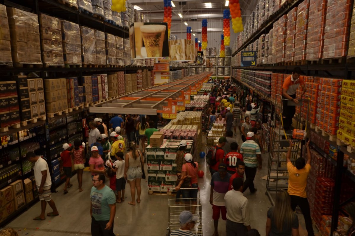 Vídeo: Mulheres são presas por assalto a supermercado na Bahia