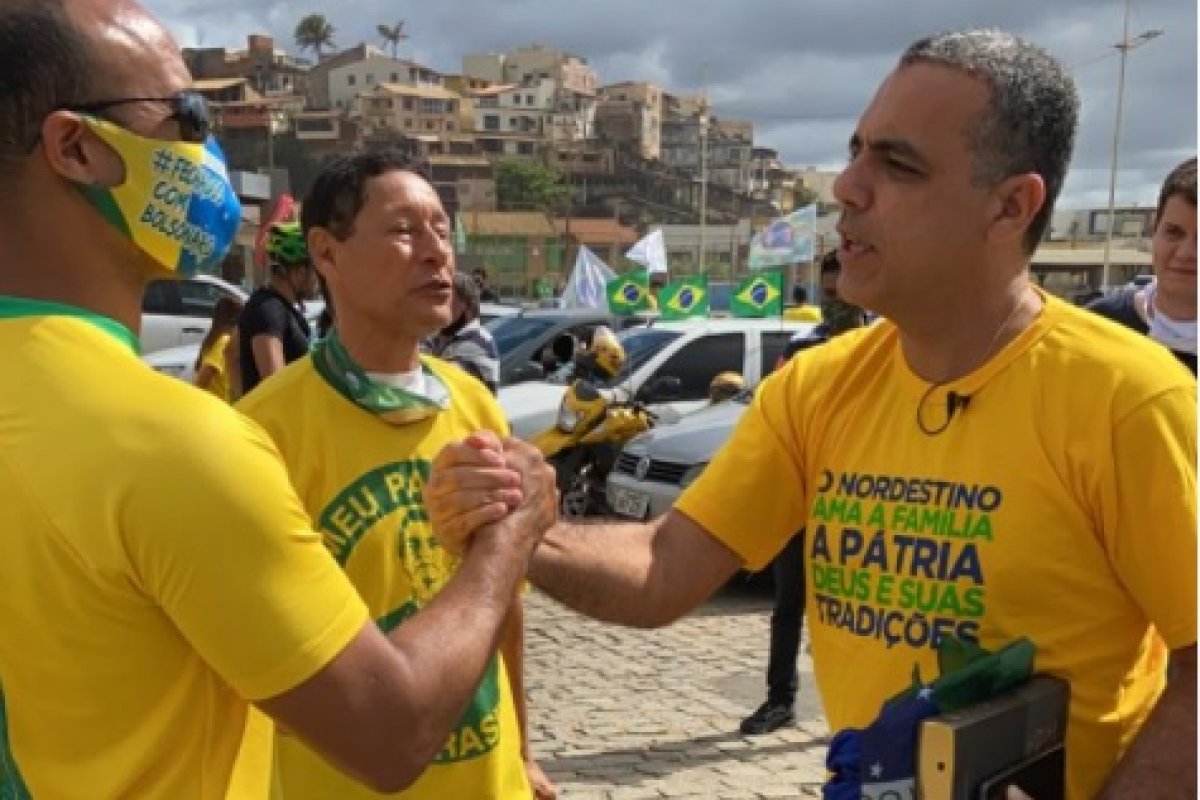 Capitão Alden ignora Bruno Reis no Bonfim e vai a carreata de Cézar Leite