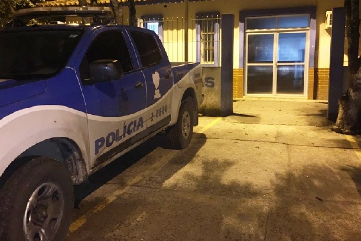 Jovem é baleada dentro de bar em Teixeira de Freitas