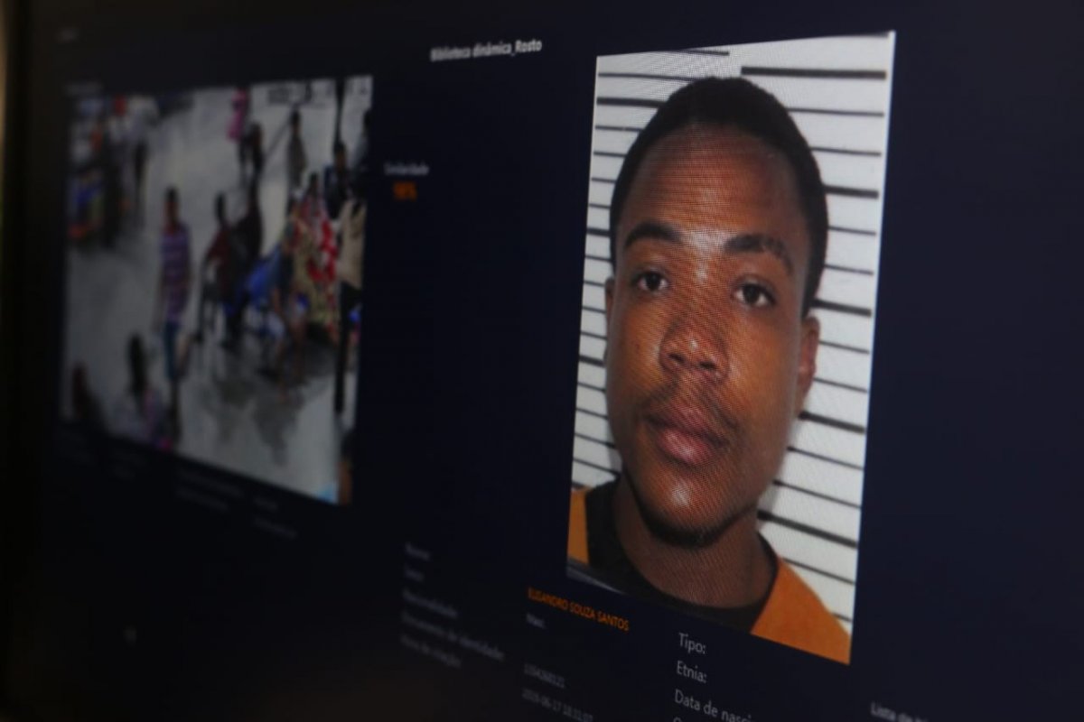 Homem procurado por assalto é preso por reconhecimento facial