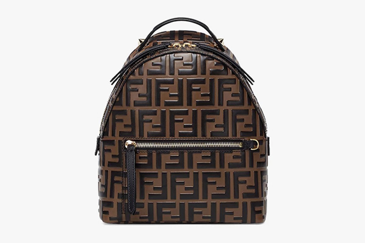 Saindo do forno: Fendi apresenta sua nova mochila