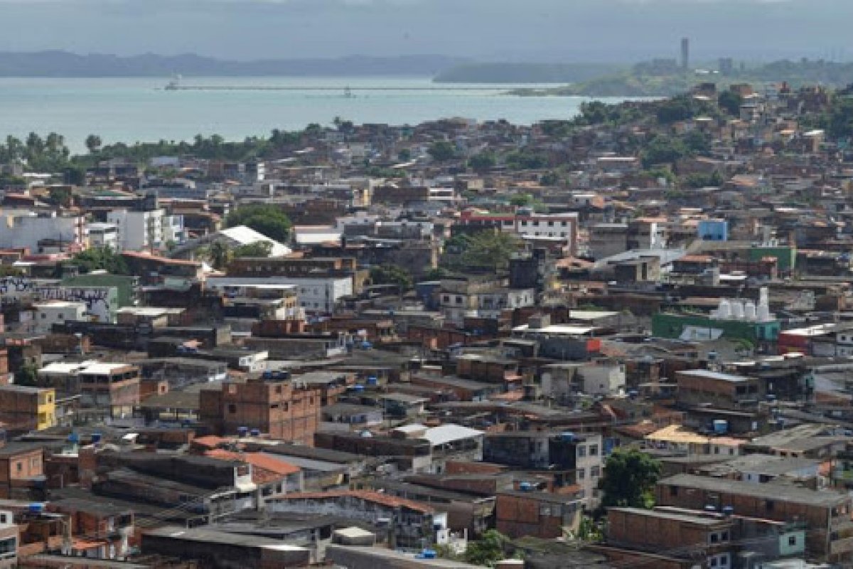 Tentativa de assalto a carro-forte termina com um suspeito morto, em Salvador