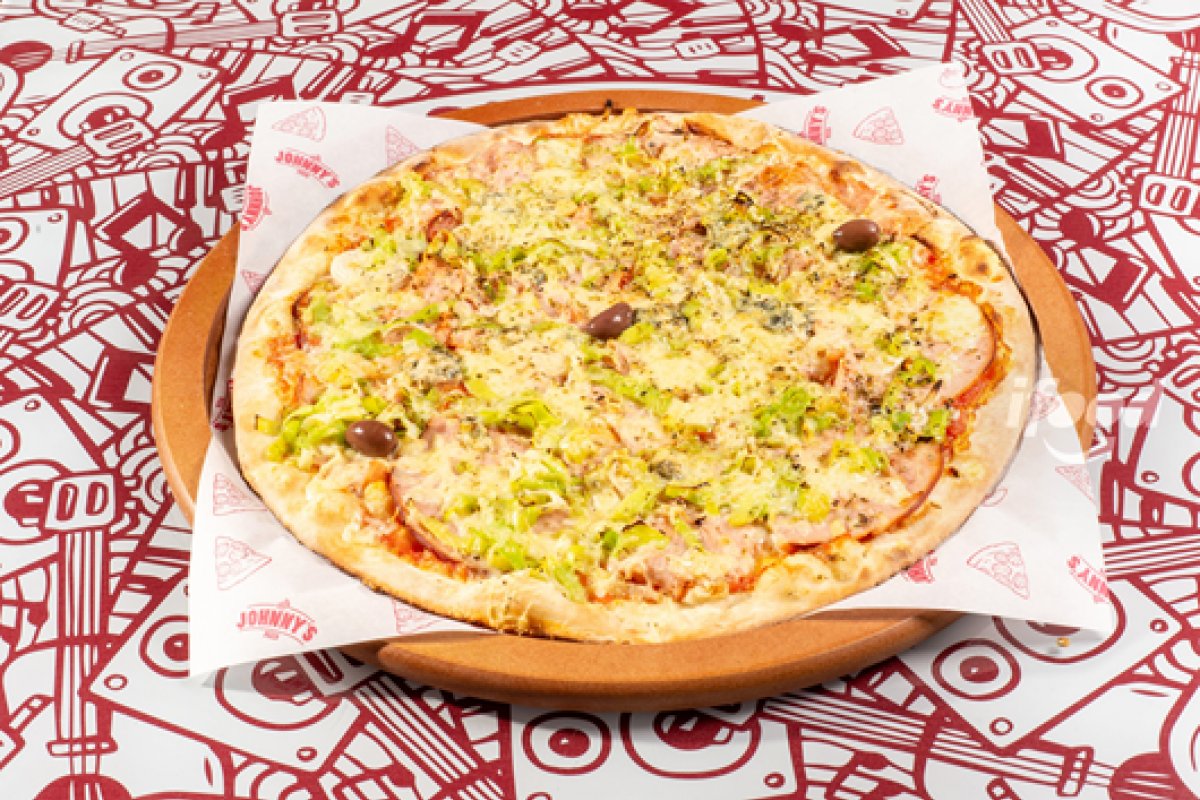 Peito de peru, gorgonzola e alho poró: mistura de sabores conquista clientes da Johnny’s Pizza