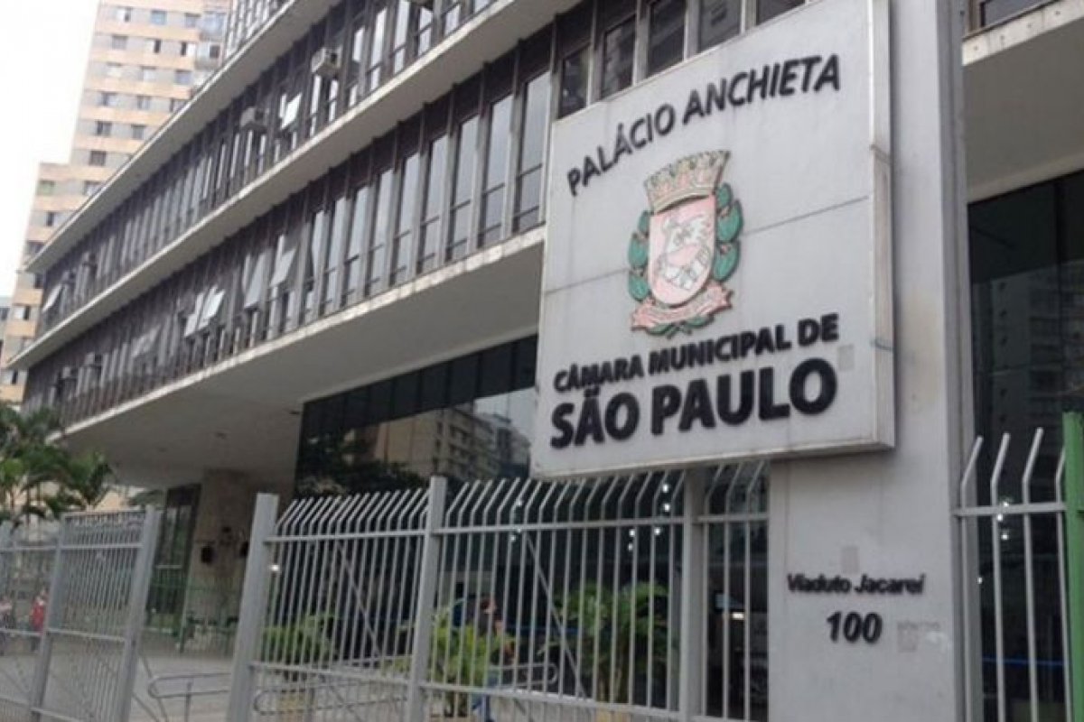 Polícia realiza buscas na secretaria estadual de Saúde e na Câmara Municipal de SP