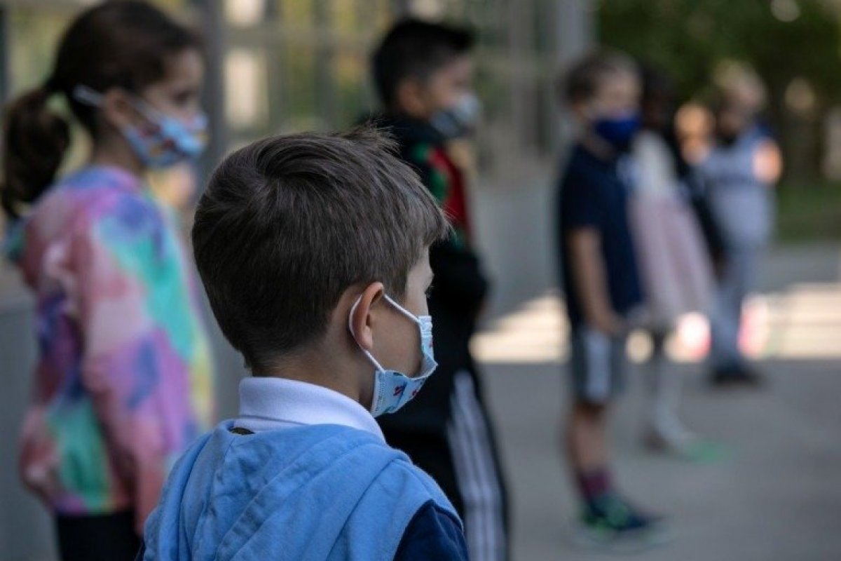 Estudo indica que crianças têm 44% menores de contrair Covid-19