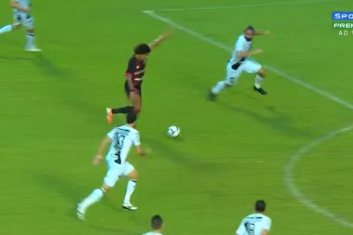 De virada, Vitória vai vencendo a Ponte Preta