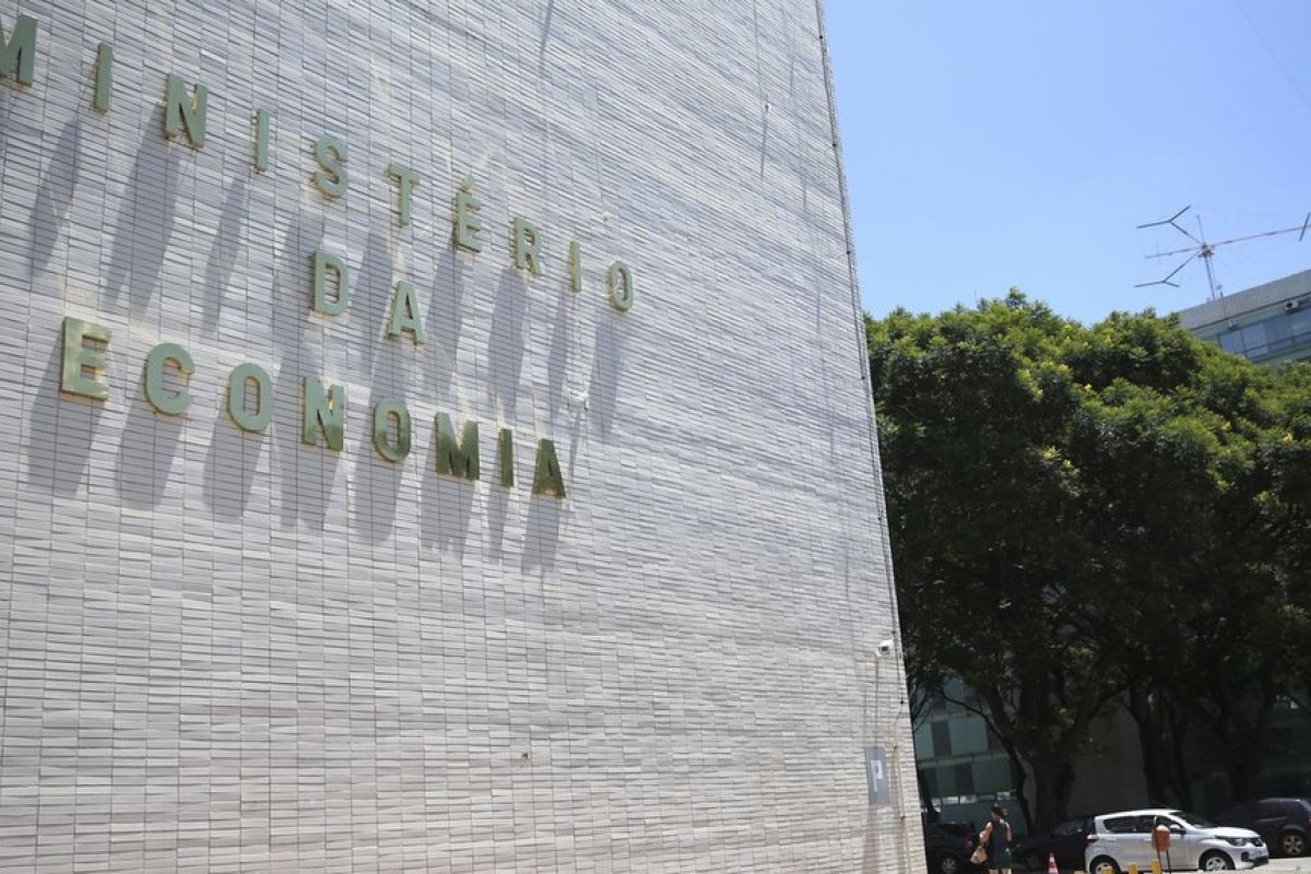 Brasil cria 249 mil vagas formais de emprego em agosto deste ano