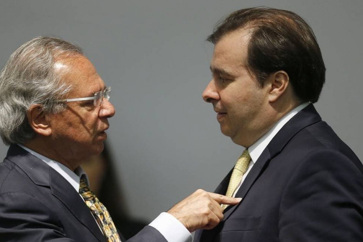 Paulo Guedes acusa Maia de acordo com a esquerda contra privatizações
