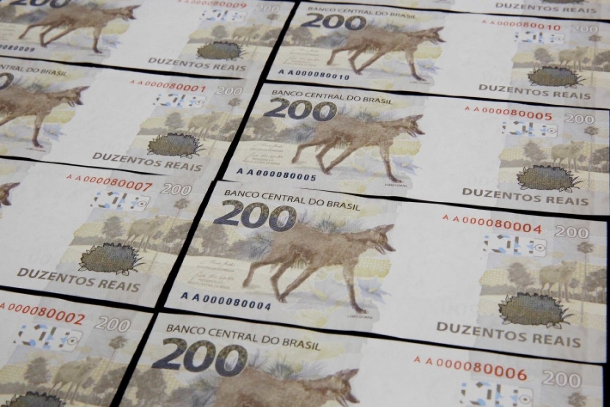 Duas pessoas são presas por fabricar nova cédula de R$ 200 falsa