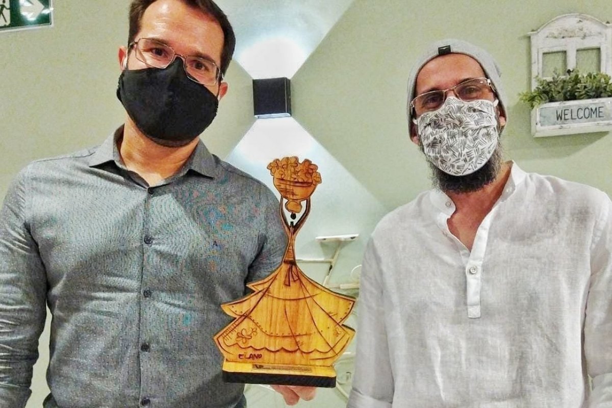 Elano Passos assina troféu que premia arquitetos e decoradores