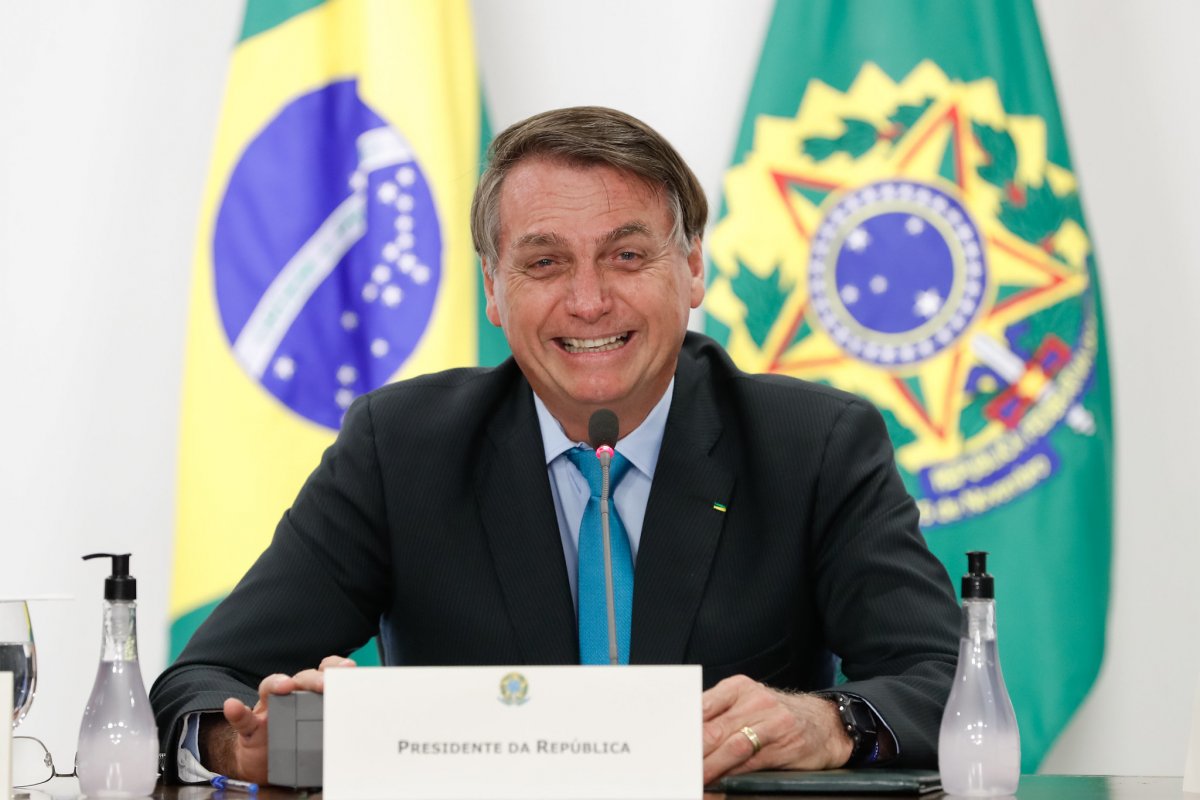 Aprovação do governo Bolsonaro chega a 52%, diz pesquisa