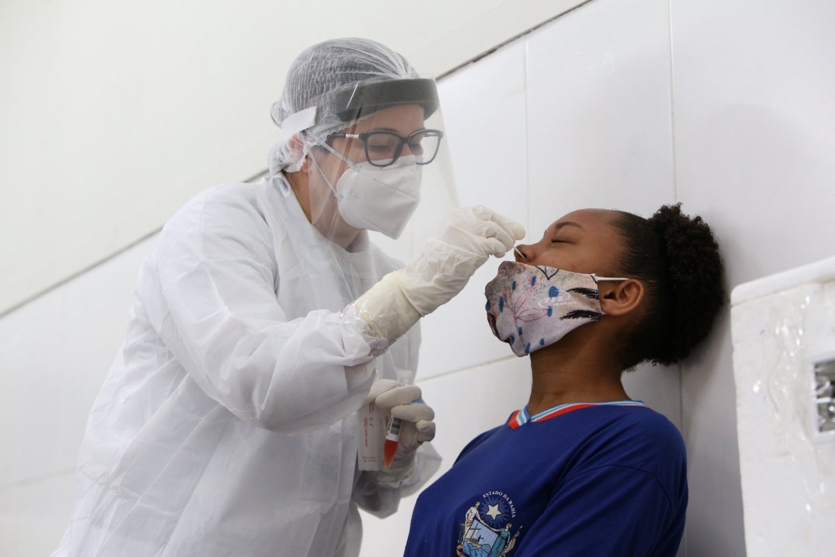 Mais de 21 mil pessoas devem ser testadas para Covid-19 na comunidade escolar de Cajazeiras