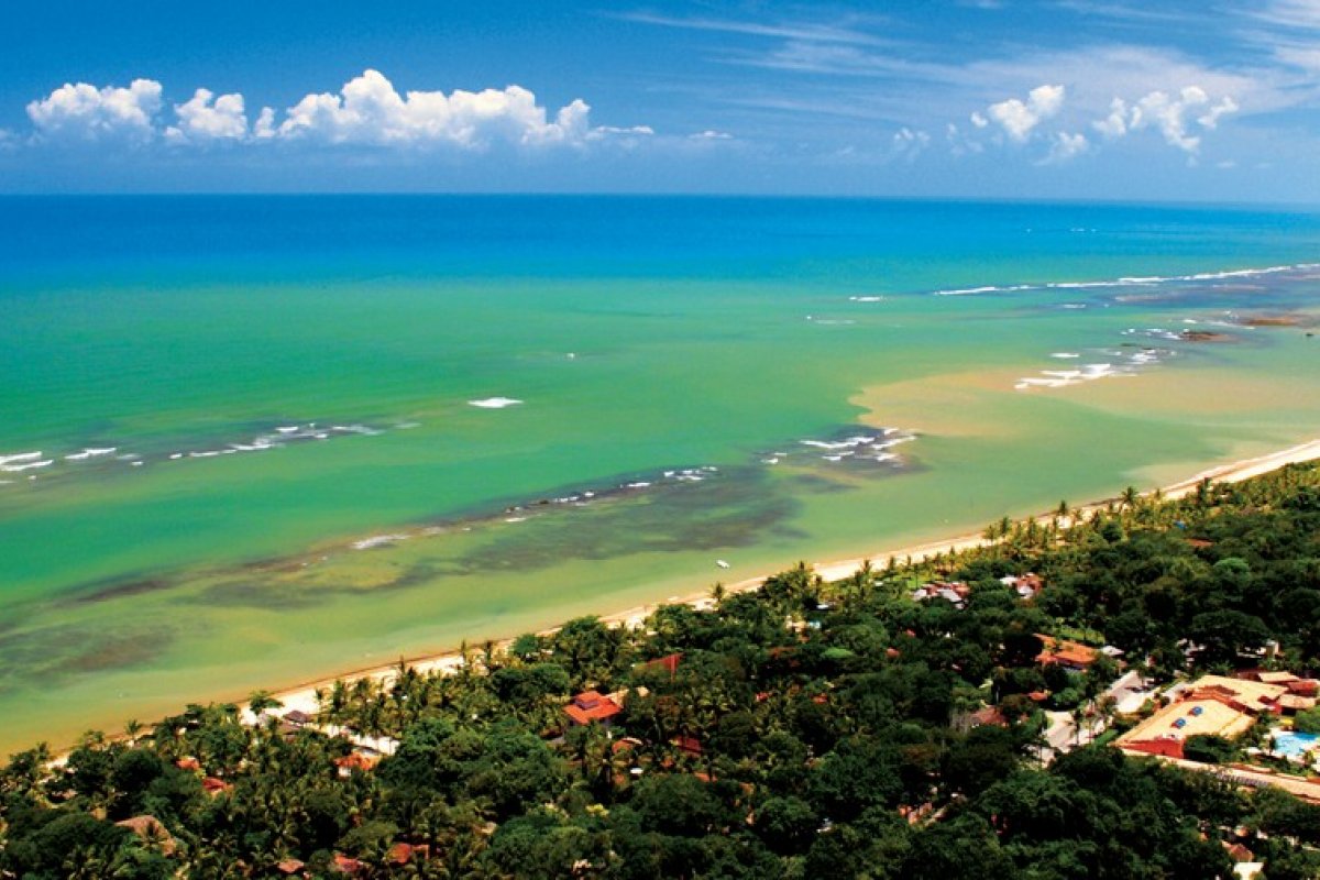 Prefeitura de Porto Seguro autoriza retomada do comércio de ambulantes e passeios aquáticos