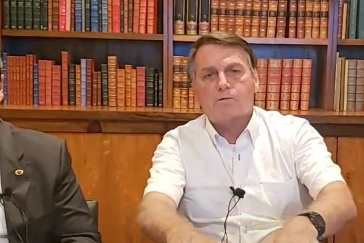 "Segunda vaga vai ser para um evangélico", diz Bolsonaro sobre STF