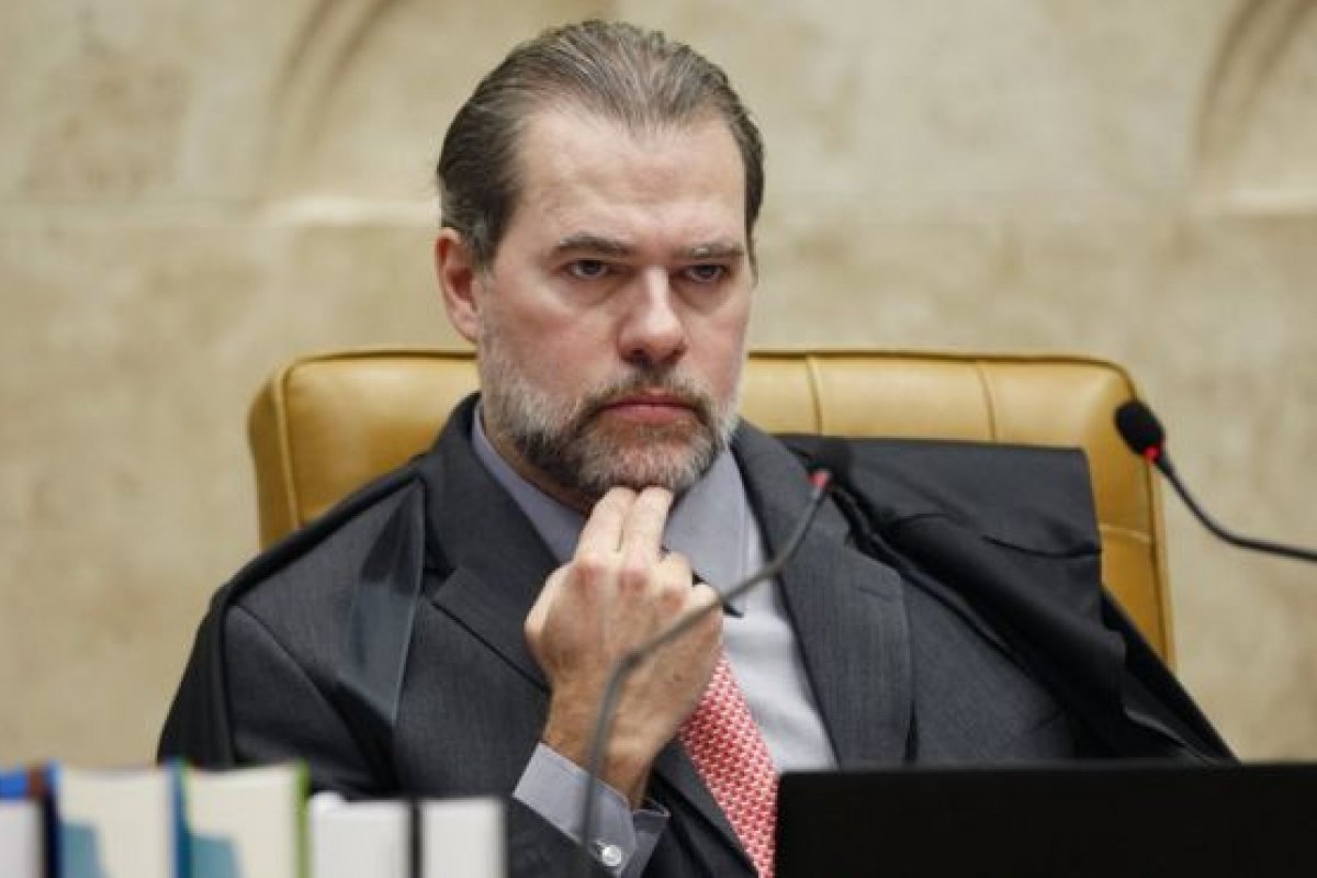 Ministro proíbe União de bloquear verbas do estado de Goiás