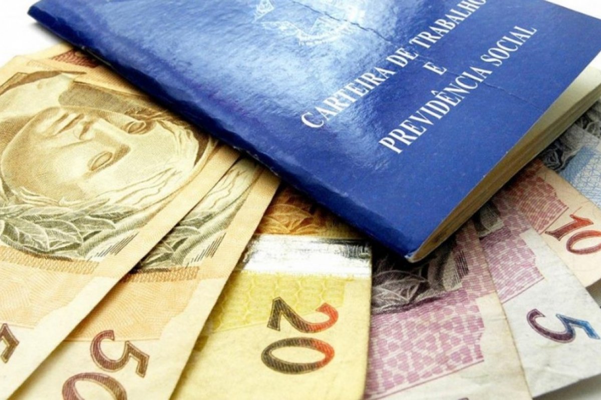 Secretária de Previdenica faz consulta sobre forma de pagamento do 13º salário