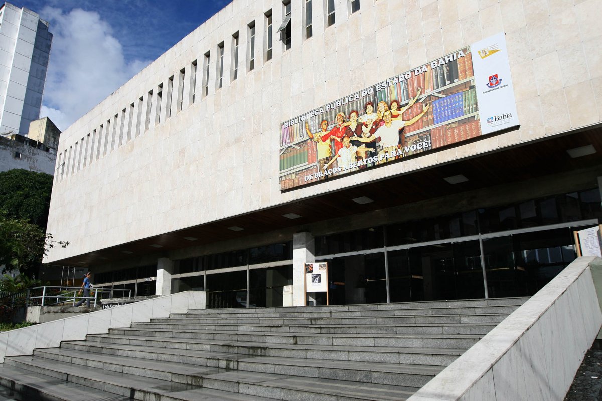 Bibliotecas públicas da Bahia retomam atendimento presencial na segunda (5)