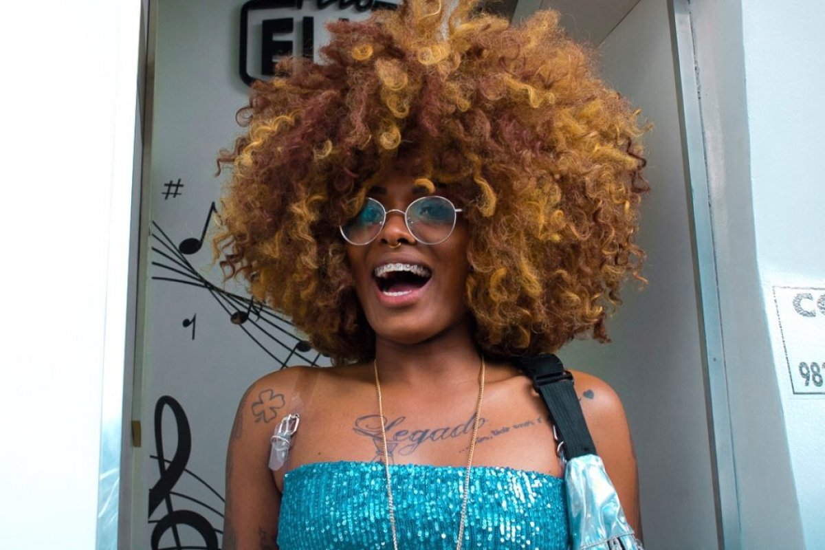 Após repercussão, Dama do Pagode apaga comentário de apoio a Bruno Reis