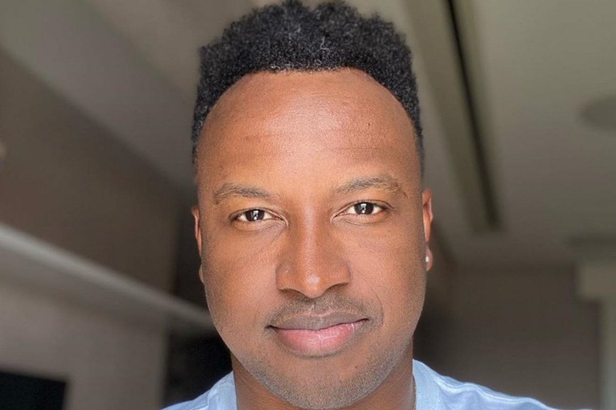 Thiaguinho surge com cabelos nas redes sociais e web reage