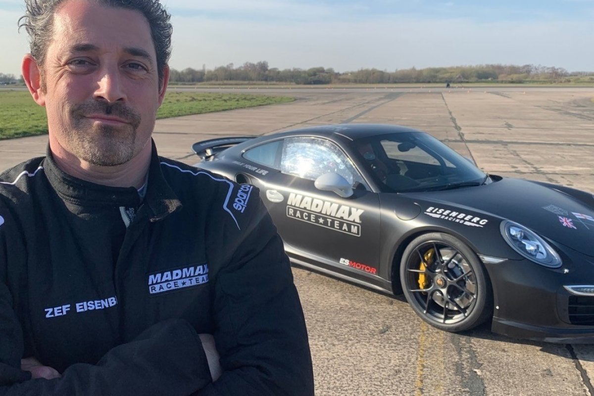 Milionário morre em acidente de carro ao tentar bater recorde de velocidade