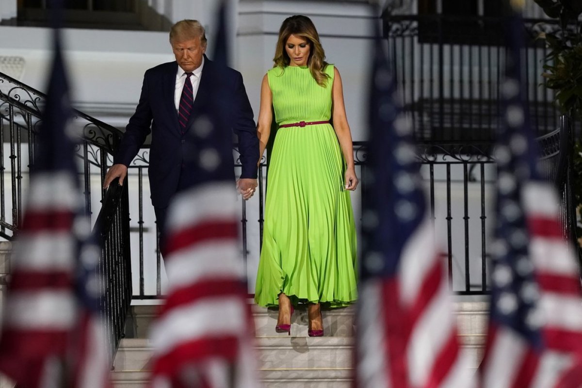 Com fadiga, Trump é levado para hospital militar