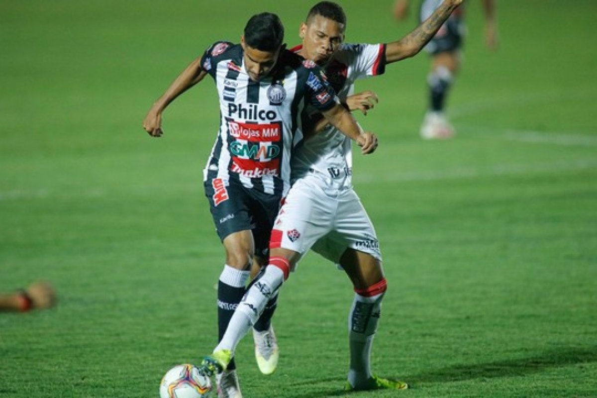 Vitória leva gol no fim e deixa escapar chance de dormir no G-4 da Série B