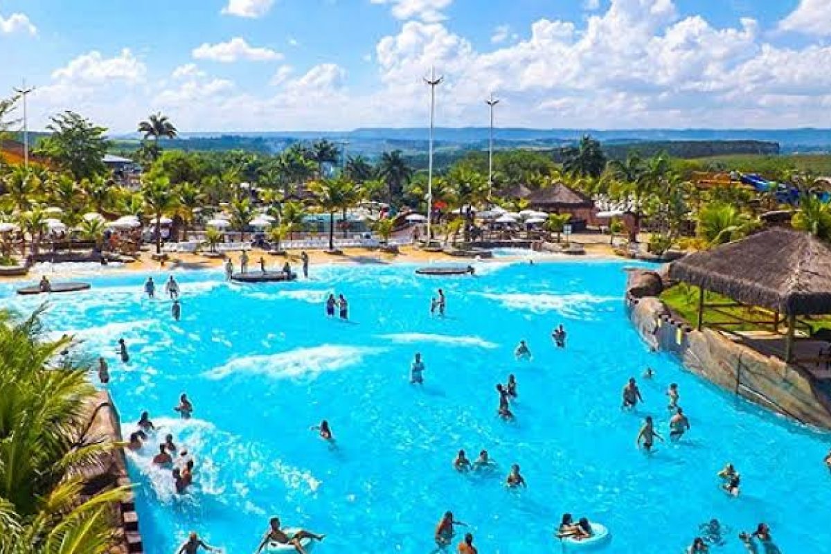 Caldas Novas libera feiras, eventos e reuniões presenciais