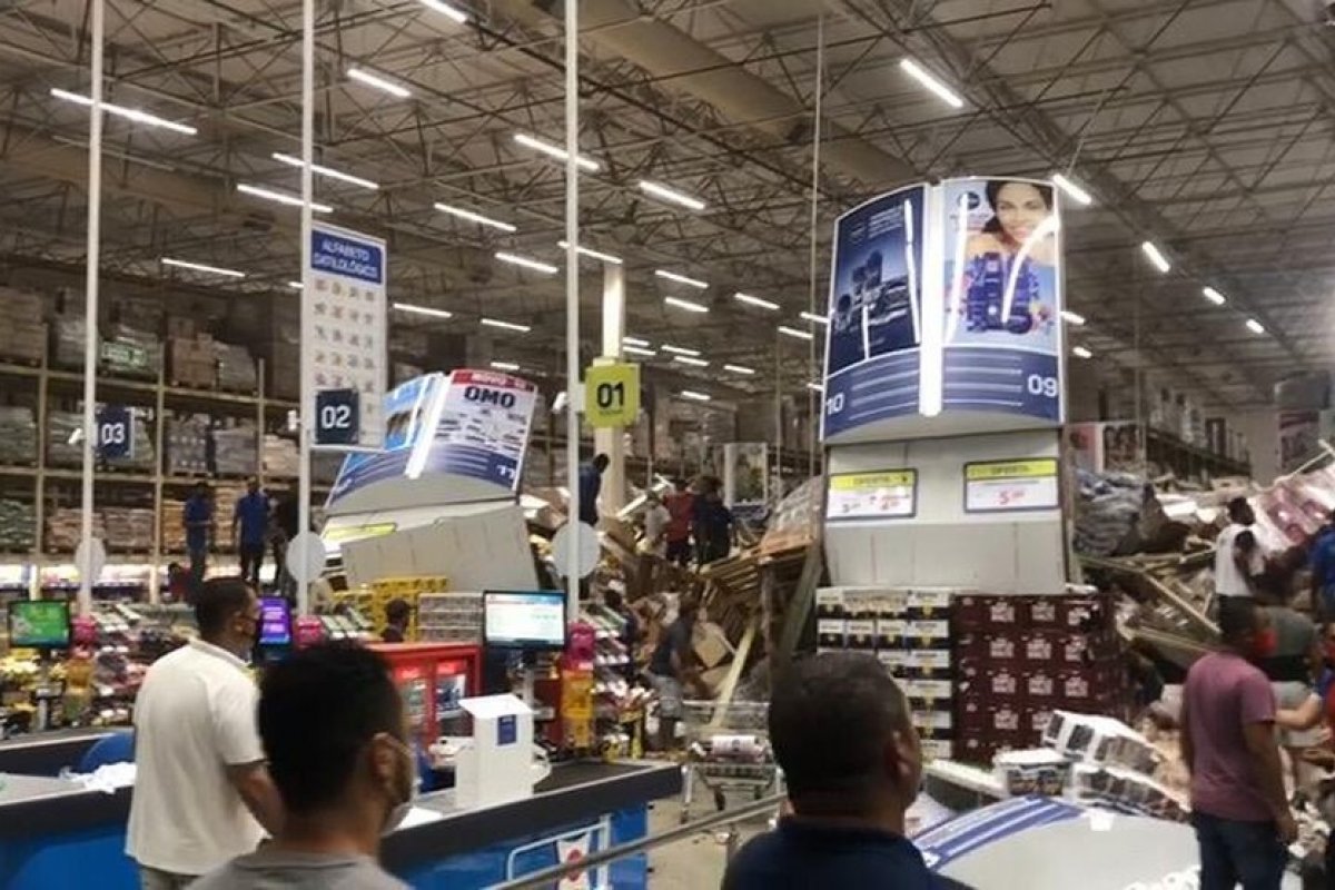 Uma pessoa morreu em desabamento de prateleiras de supermercado em São Luís