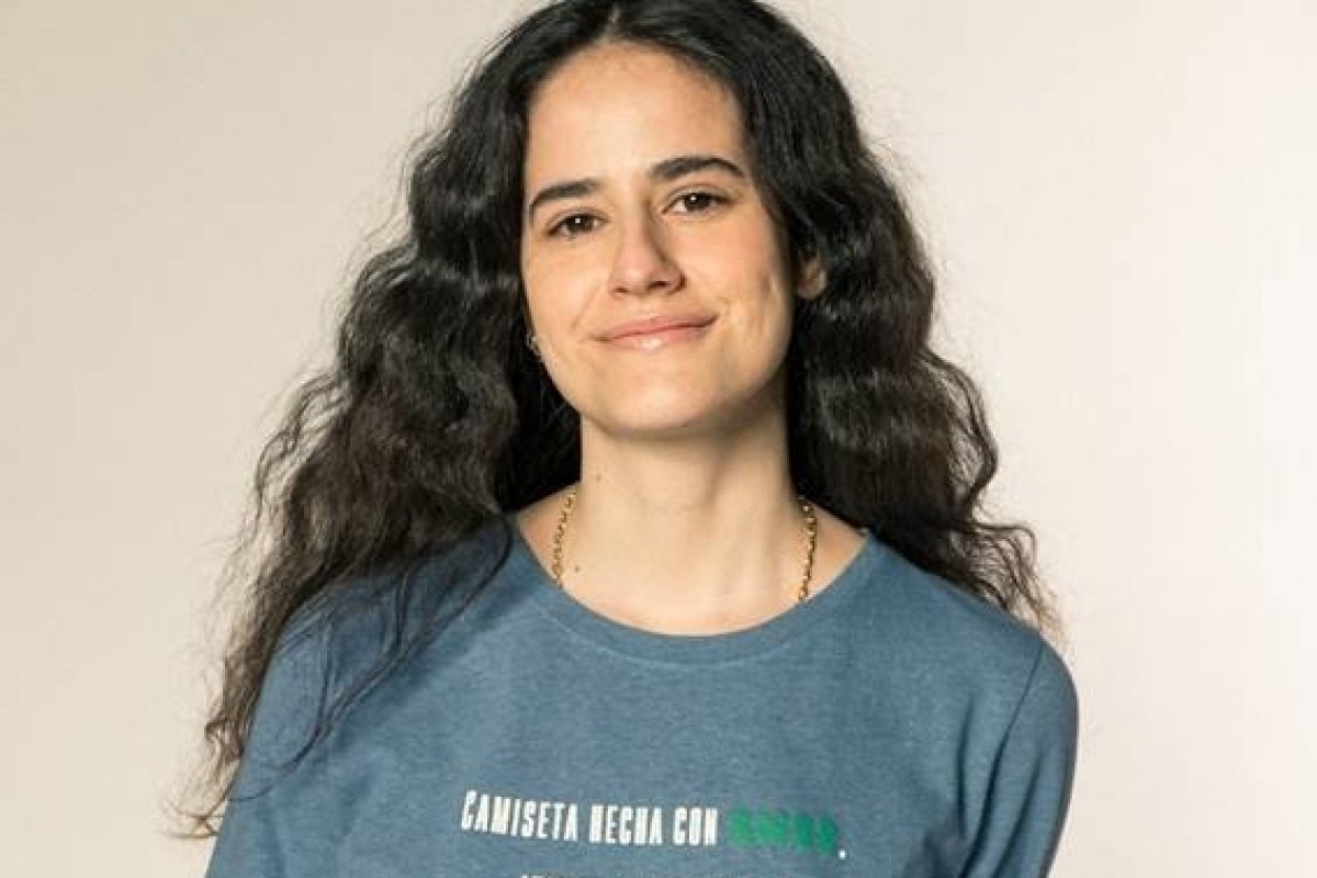 Grife Cris Barros lança camiseta com lucro total para a Amazônia