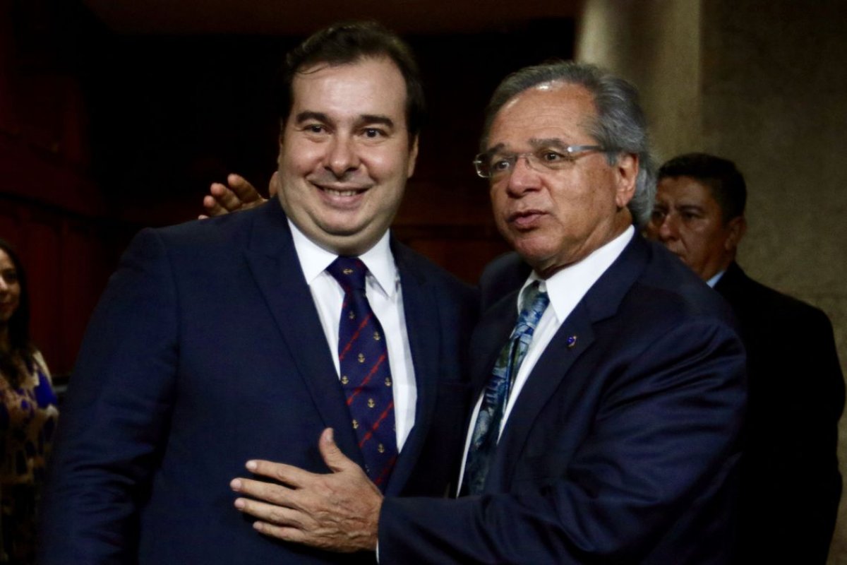 Maia e Guedes marcam encontro na próxima semana em busca de reaproximação